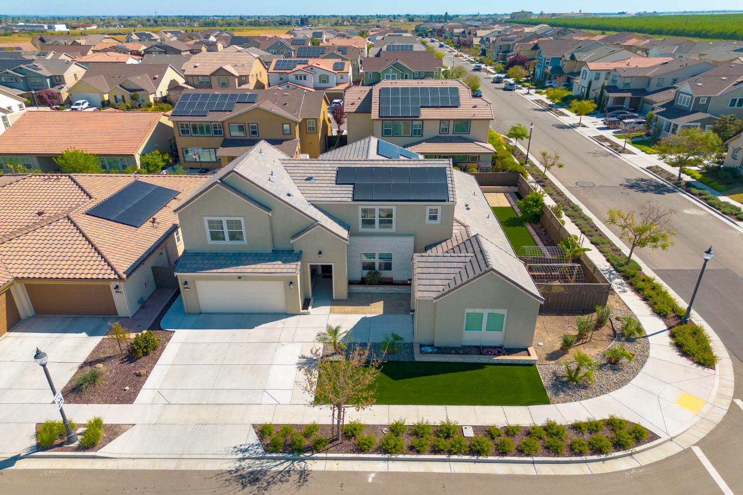 4676 Ian Lane Tracy, CA 95377 - Photo 4 of 61