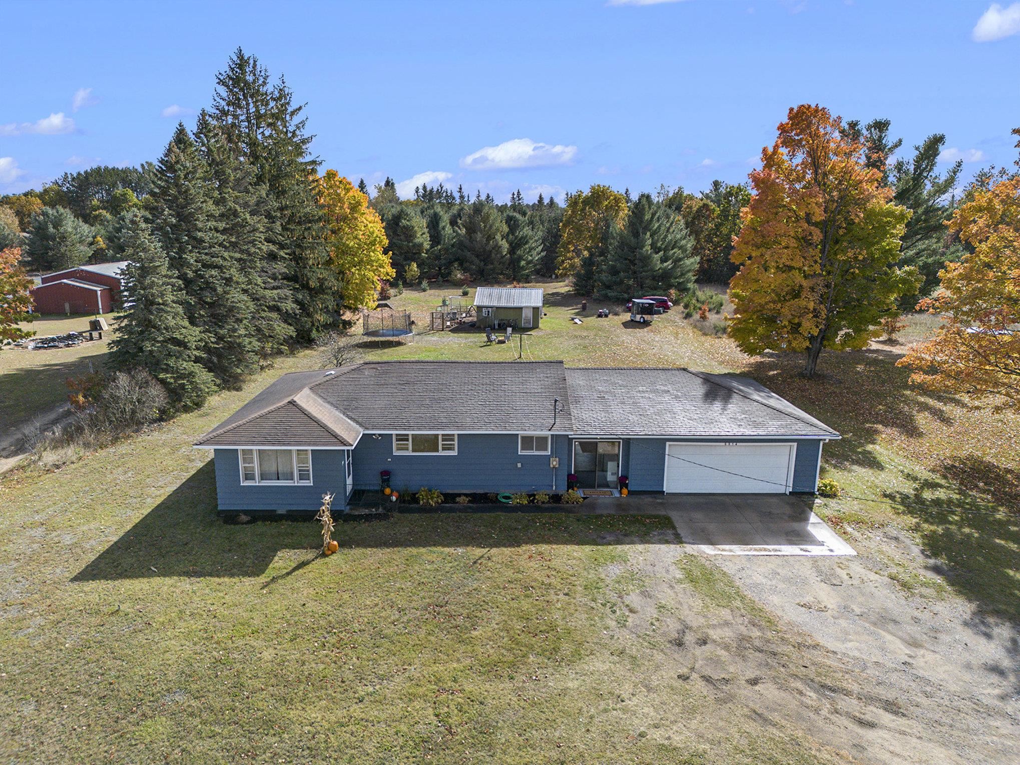 6914 34 Road Cadillac, MI 49601 - Photo 39 of 43