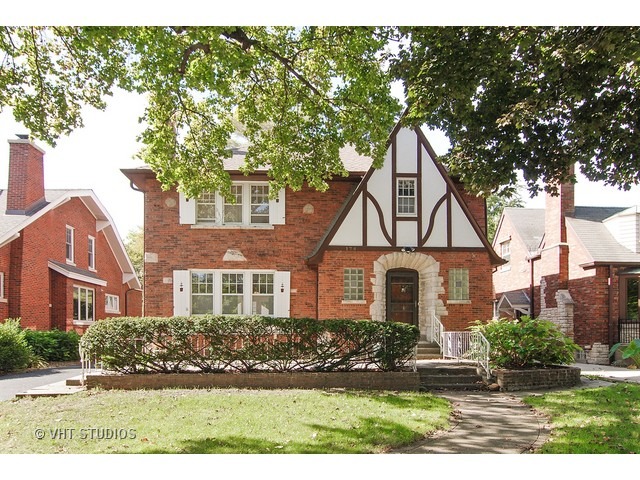 174 Akenside Road Riverside, IL 60546 - Photo 1 of 22
