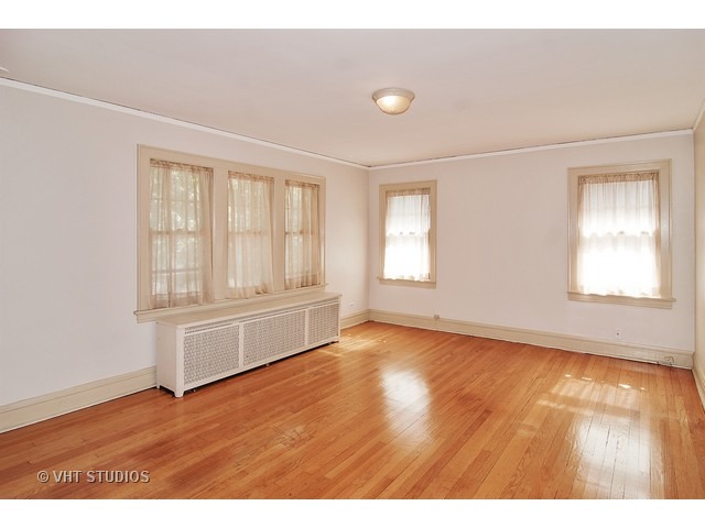 174 Akenside Road Riverside, IL 60546 - Photo 10 of 22