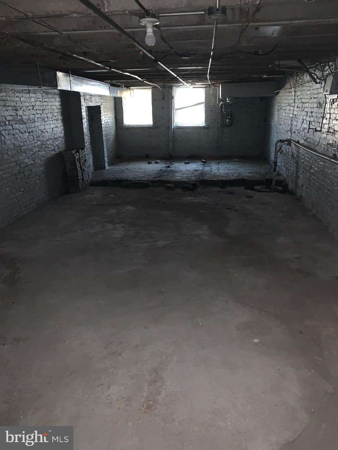 712 Dolphin Street Baltimore, MD 21217 - Photo 9 of 21