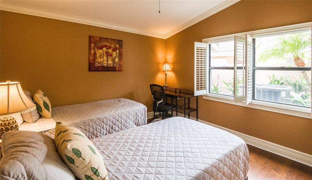 5617 Monte Rosso Road Sarasota, FL 34243 - Photo 17 of 27 Gallery Image 17