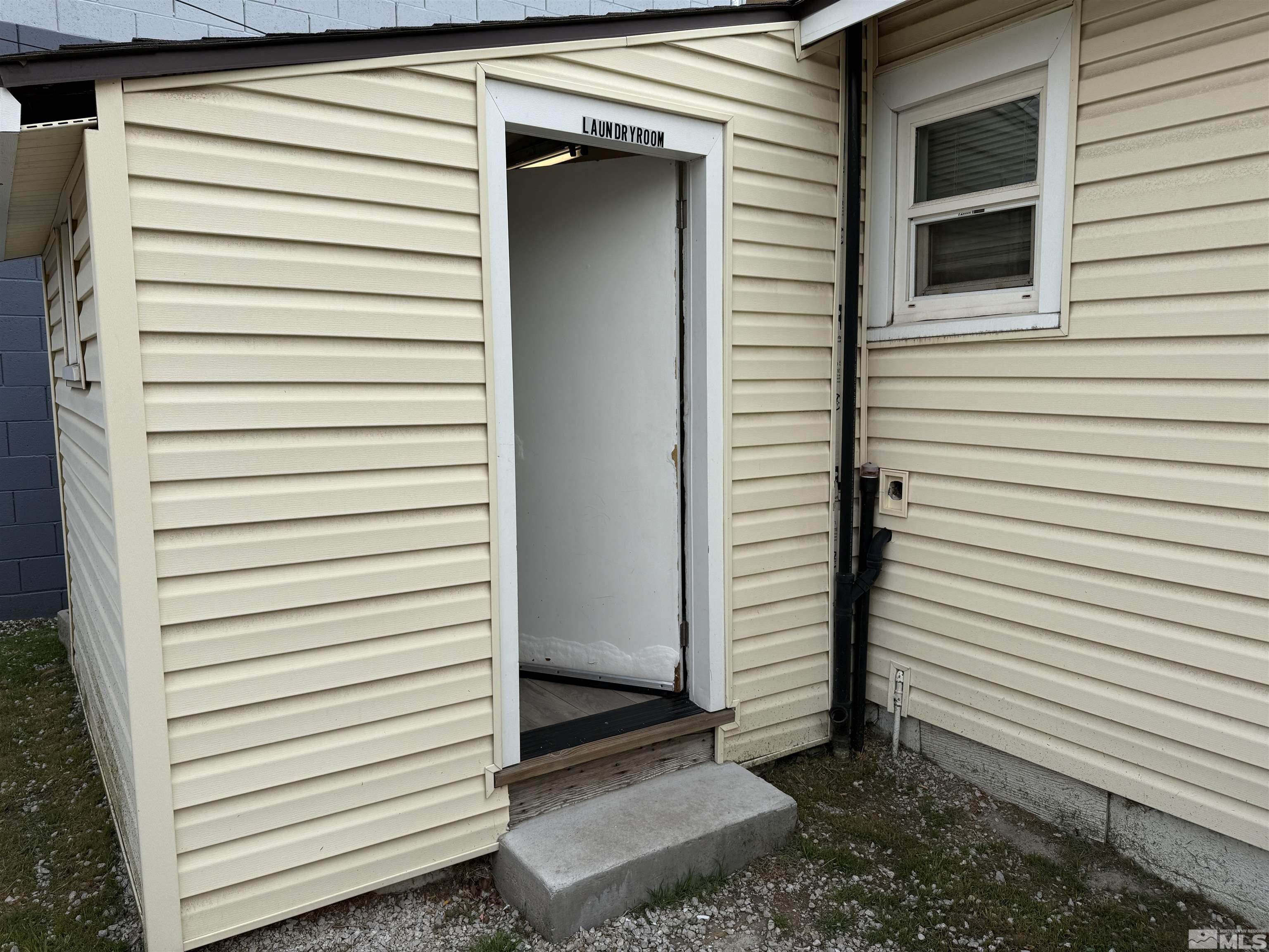 519 Elko Avenue Reno, NV 89512 - Photo 11 of 18