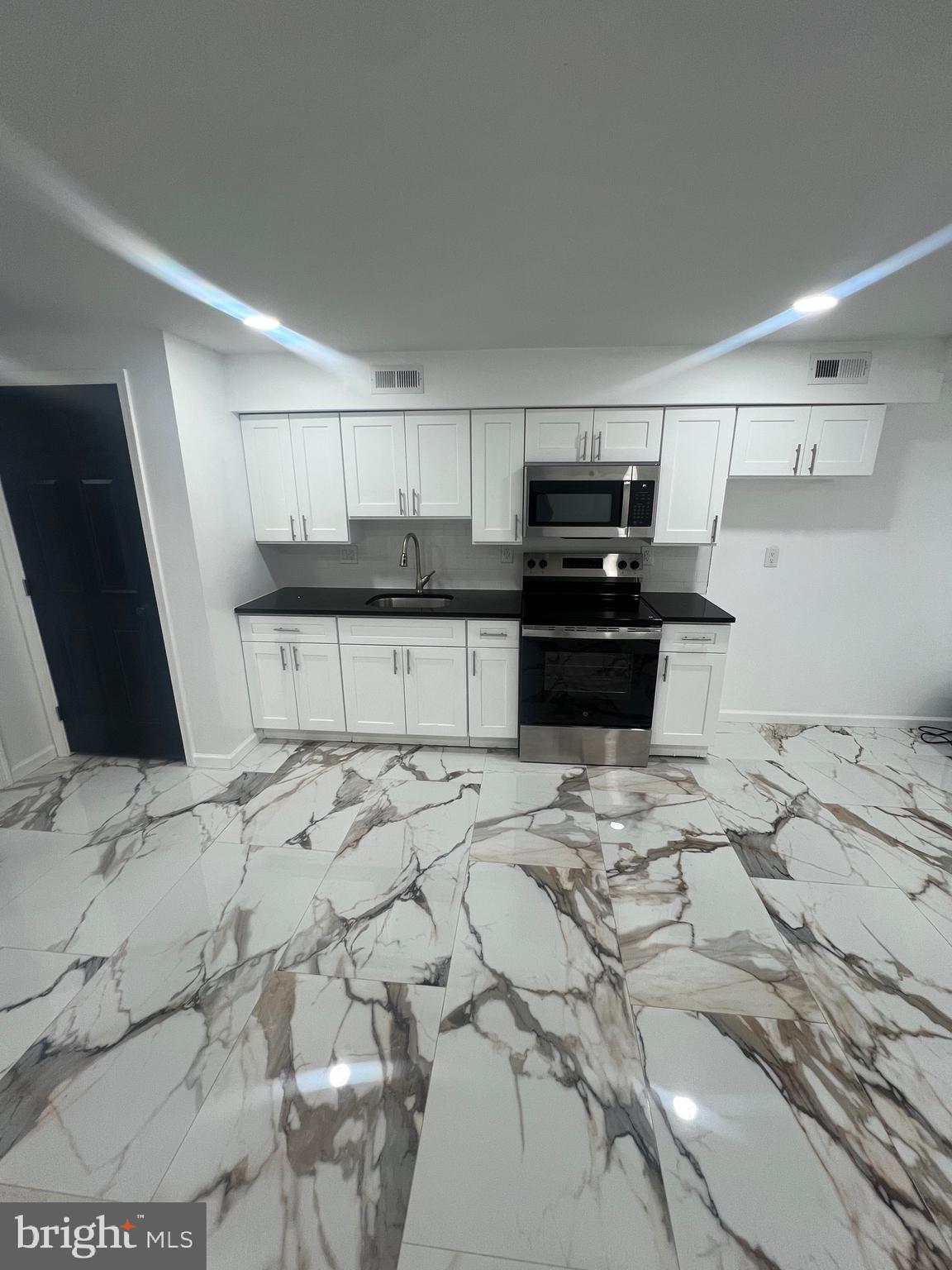 5709 Spruce Street Philadelphia, PA 19139 - Photo 2 of 9