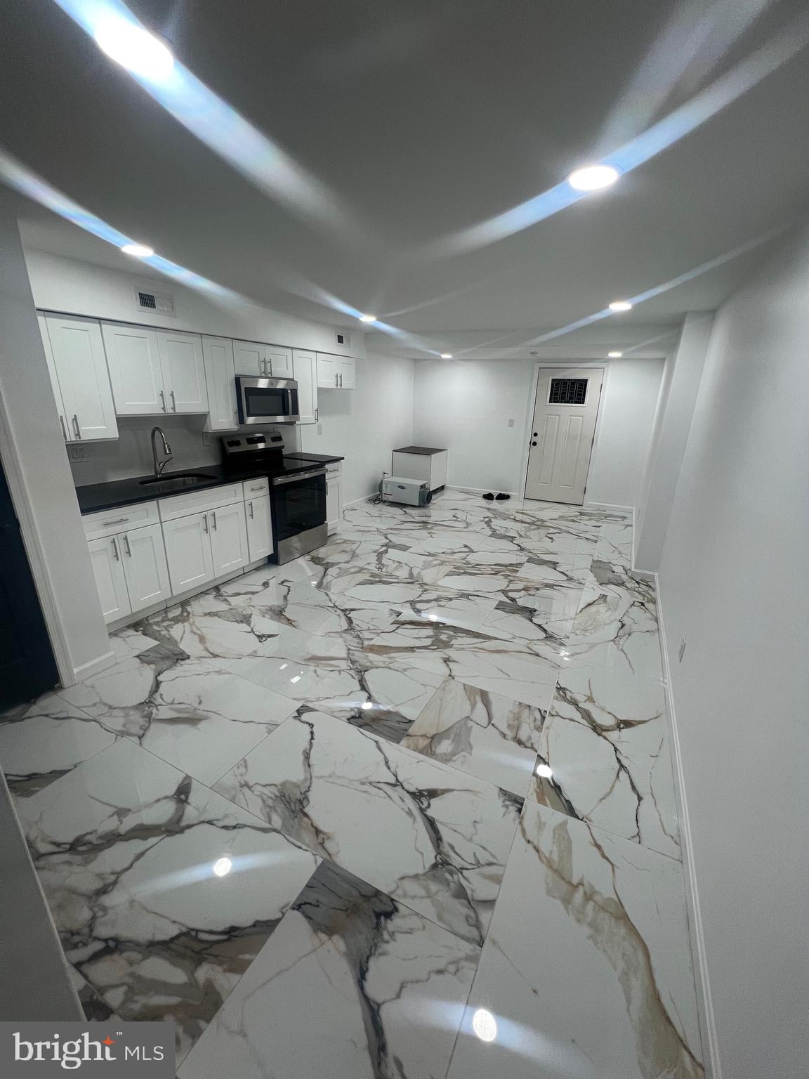 5709 Spruce Street Philadelphia, PA 19139 - Photo 3 of 9