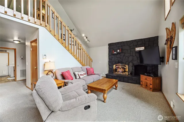 $725,000 | 1051 Yellowstone Snoqualmie Pass, Snoqualmie Pass, WA 98068