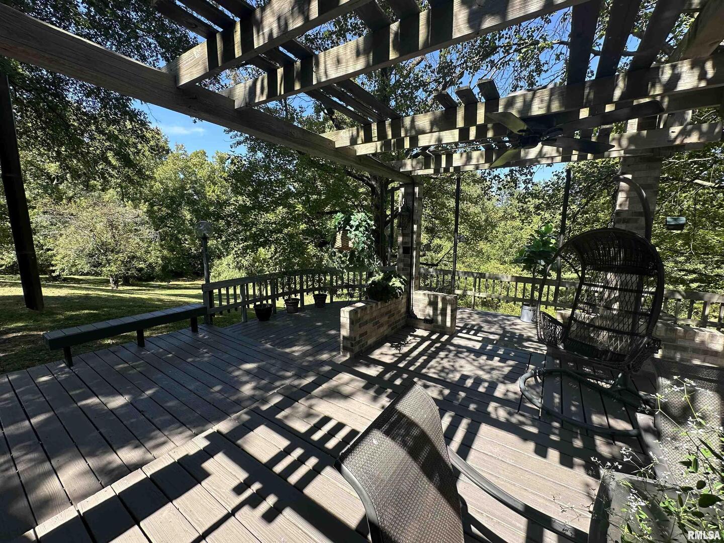 2381 Logan Street Murphysboro, IL 62966 - Photo 12 of 52 a view of a park with benches