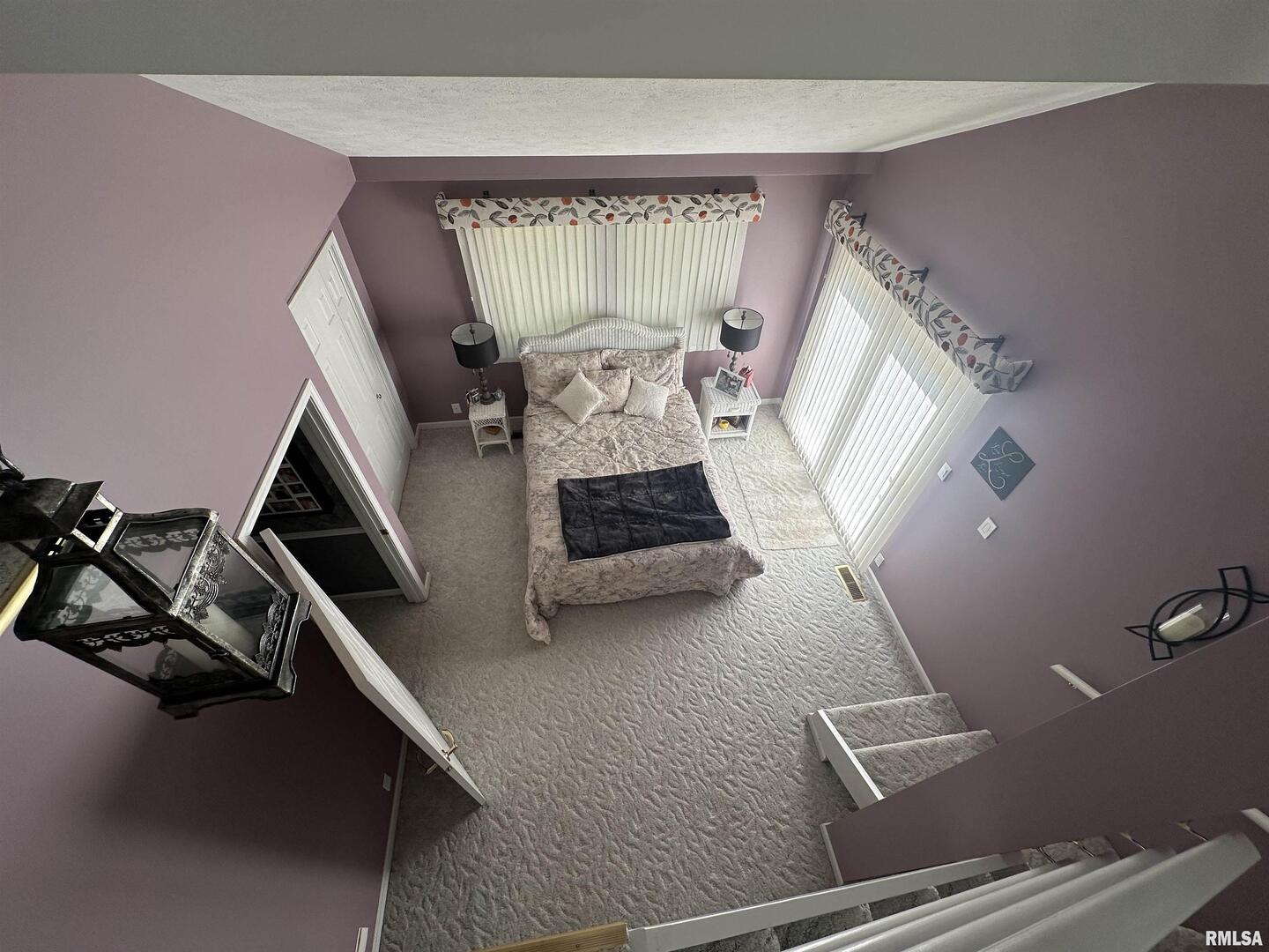 2381 Logan Street Murphysboro, IL 62966 - Photo 35 of 52 a living room with furniture