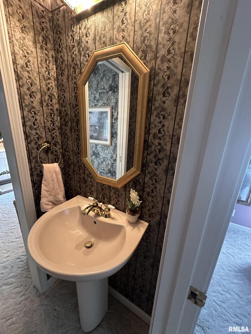 2381 Logan Street Murphysboro, IL 62966 - Photo 47 of 52 a view of a hallway with seating area