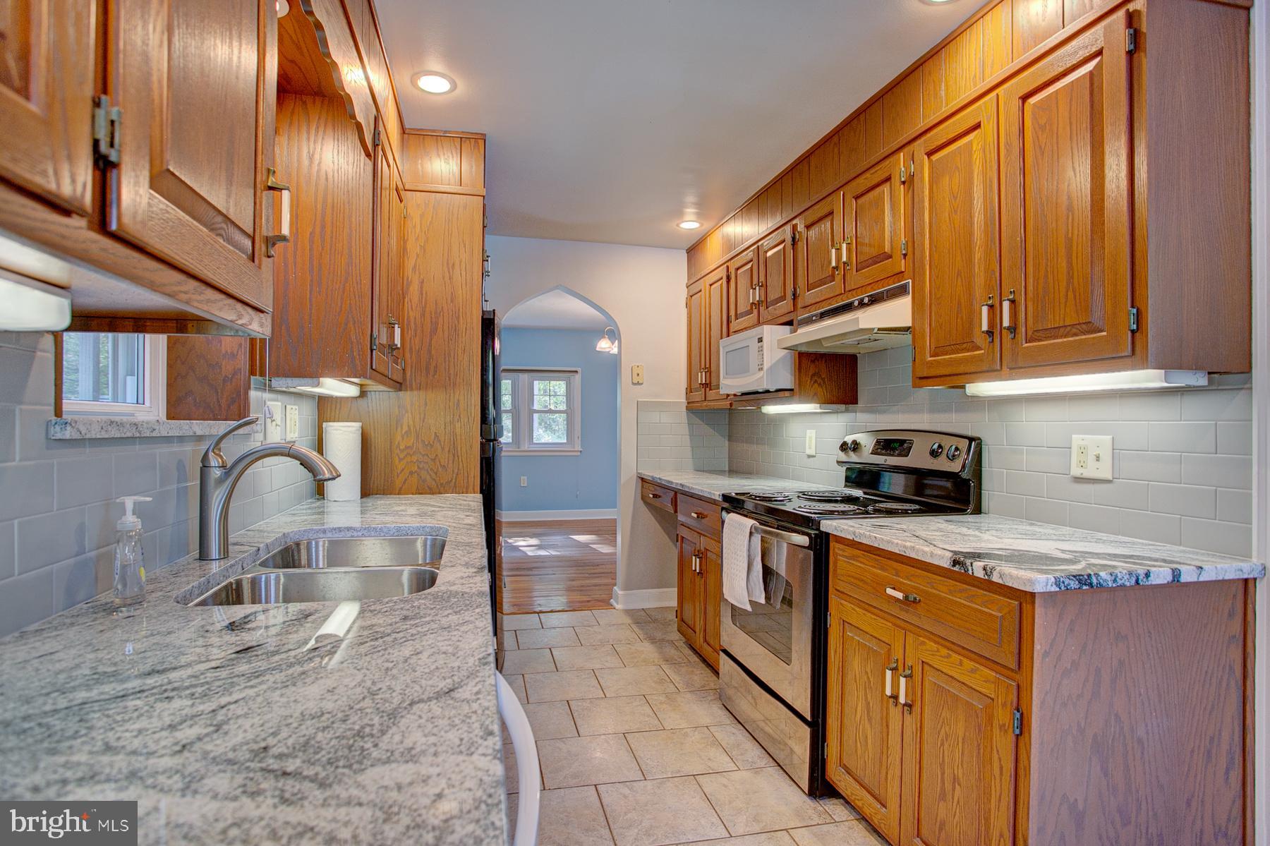 259 Church Road Mohnton, PA 19540 - Photo 10 of 26 Kitchen