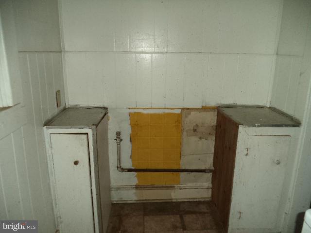 404 Walcott Road Baltimore, MD 21206 - Photo 6 of 16 Kitchen
