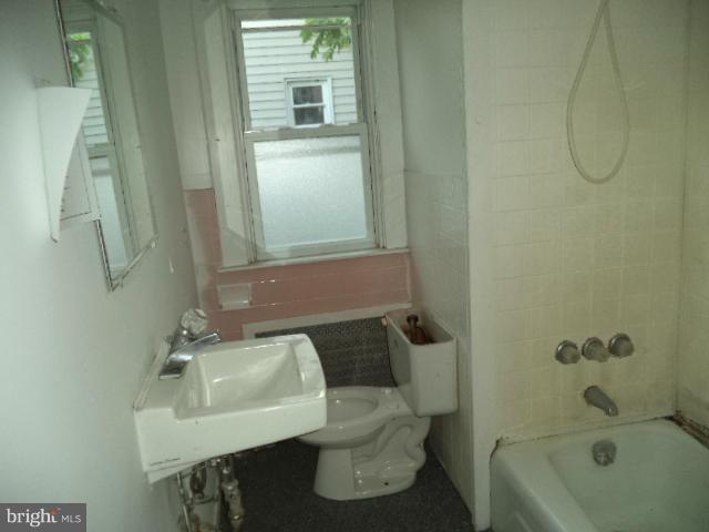 404 Walcott Road Baltimore, MD 21206 - Photo 10 of 16 Bath