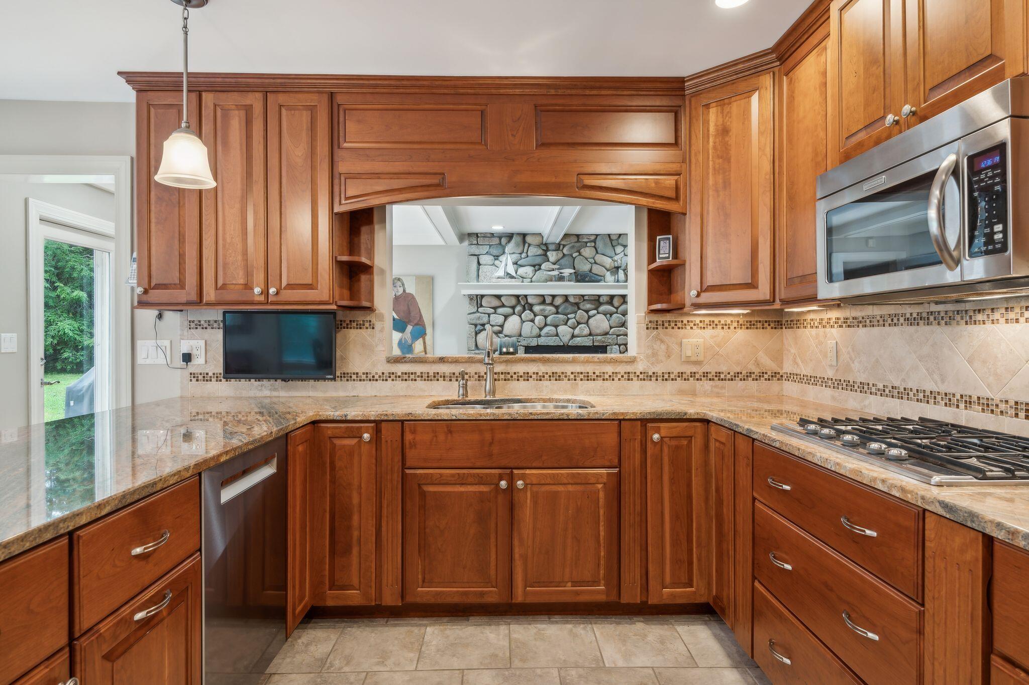 78 Schooner Ridge Road Cumberland Foreside, ME 04110 - Photo 20 of 61 Kitchen