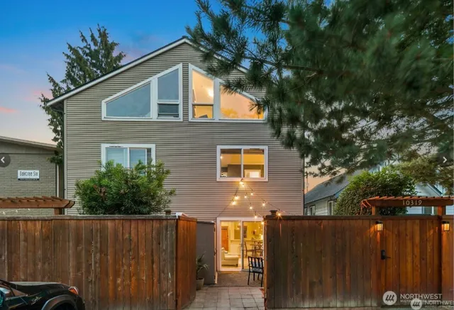 $585,000 | 10319 Midvale Avenue North, Unit A, Seattle, WA 98133