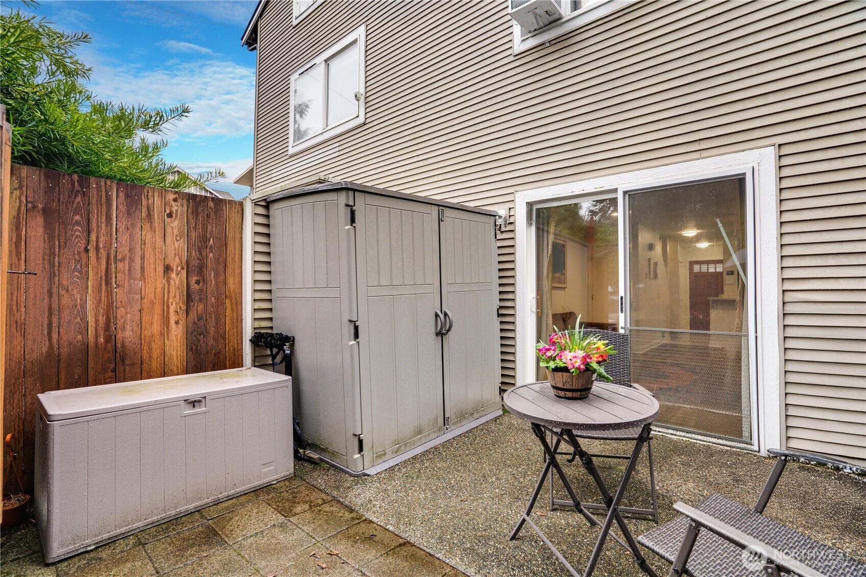 10319 Midvale Avenue North, Unit A Seattle, WA 98133 - Photo 32 of 35