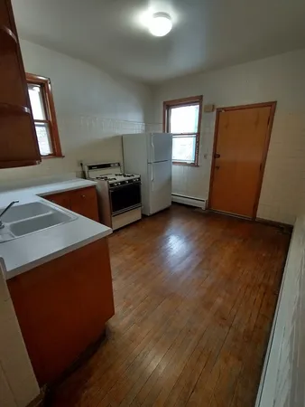 $2,395 | 3646 West Wrightwood Avenue, Unit 2, Chicago, IL 60647