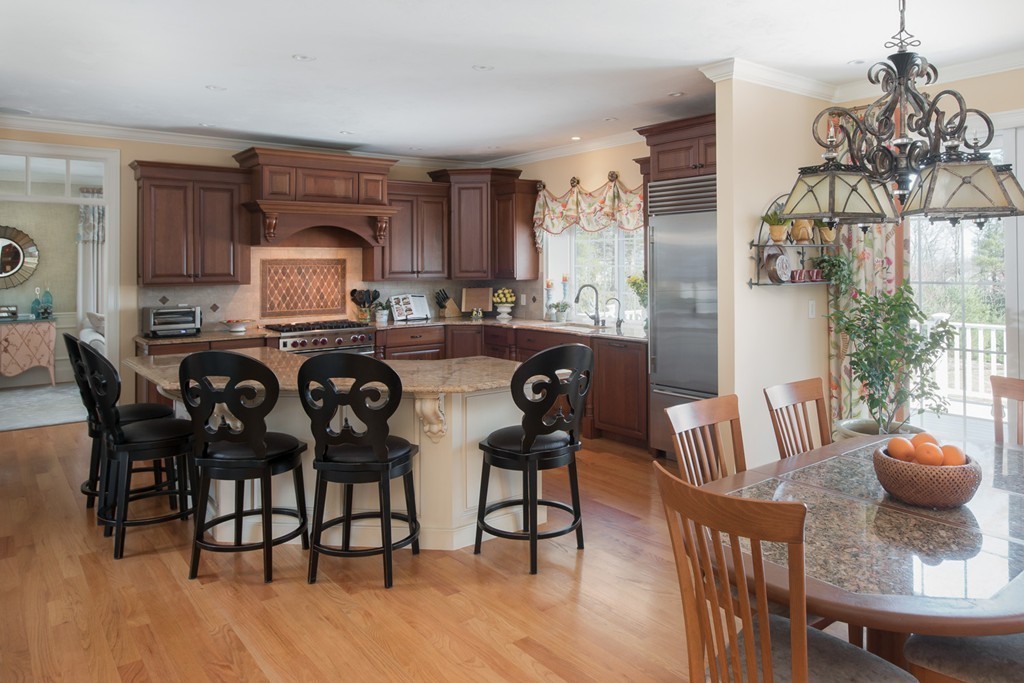 17 Connelly Hill Road Hopkinton, MA 01748 - Photo 3 of 30 Gallery Image 3