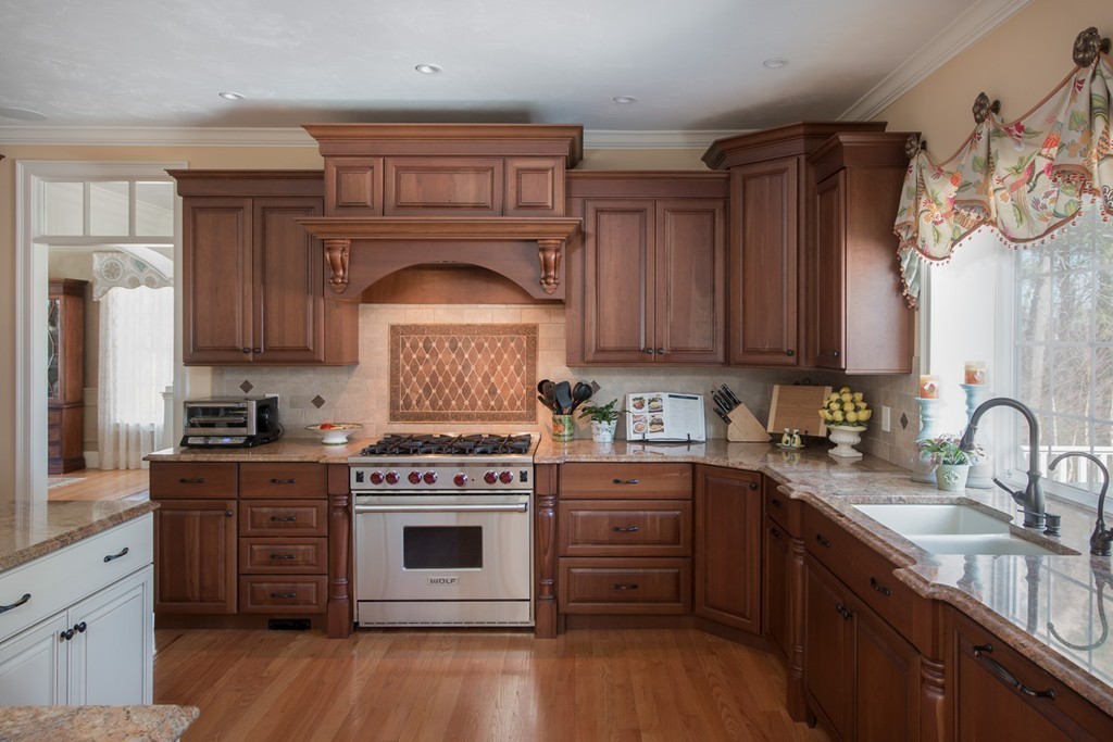 17 Connelly Hill Road Hopkinton, MA 01748 - Photo 4 of 30 Gallery Image 4