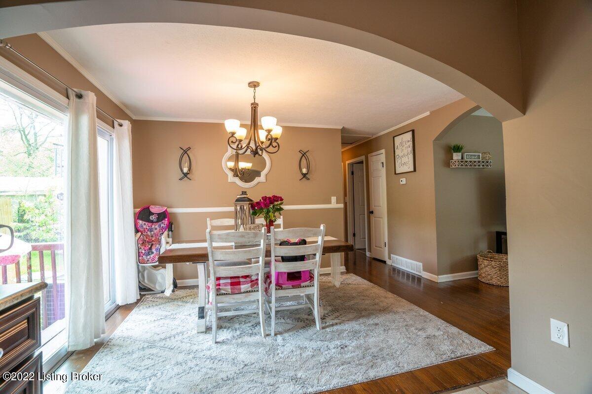 5503 Mcdeane Road Louisville, KY 40216 - Photo 7 of 28 Dining area view with hall view