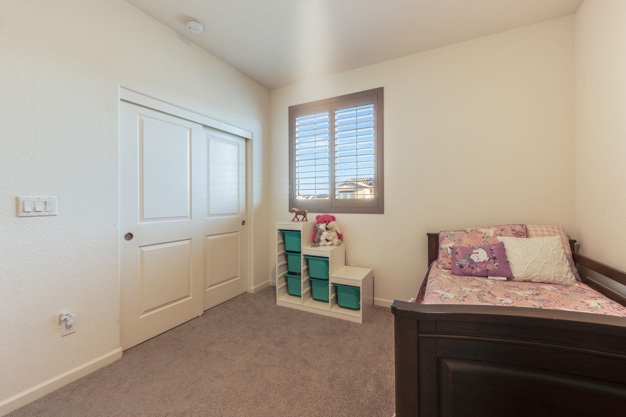 1305 Stark Bridge Road Lincoln, CA 95648 - Photo 34 of 53 a room with window and a table