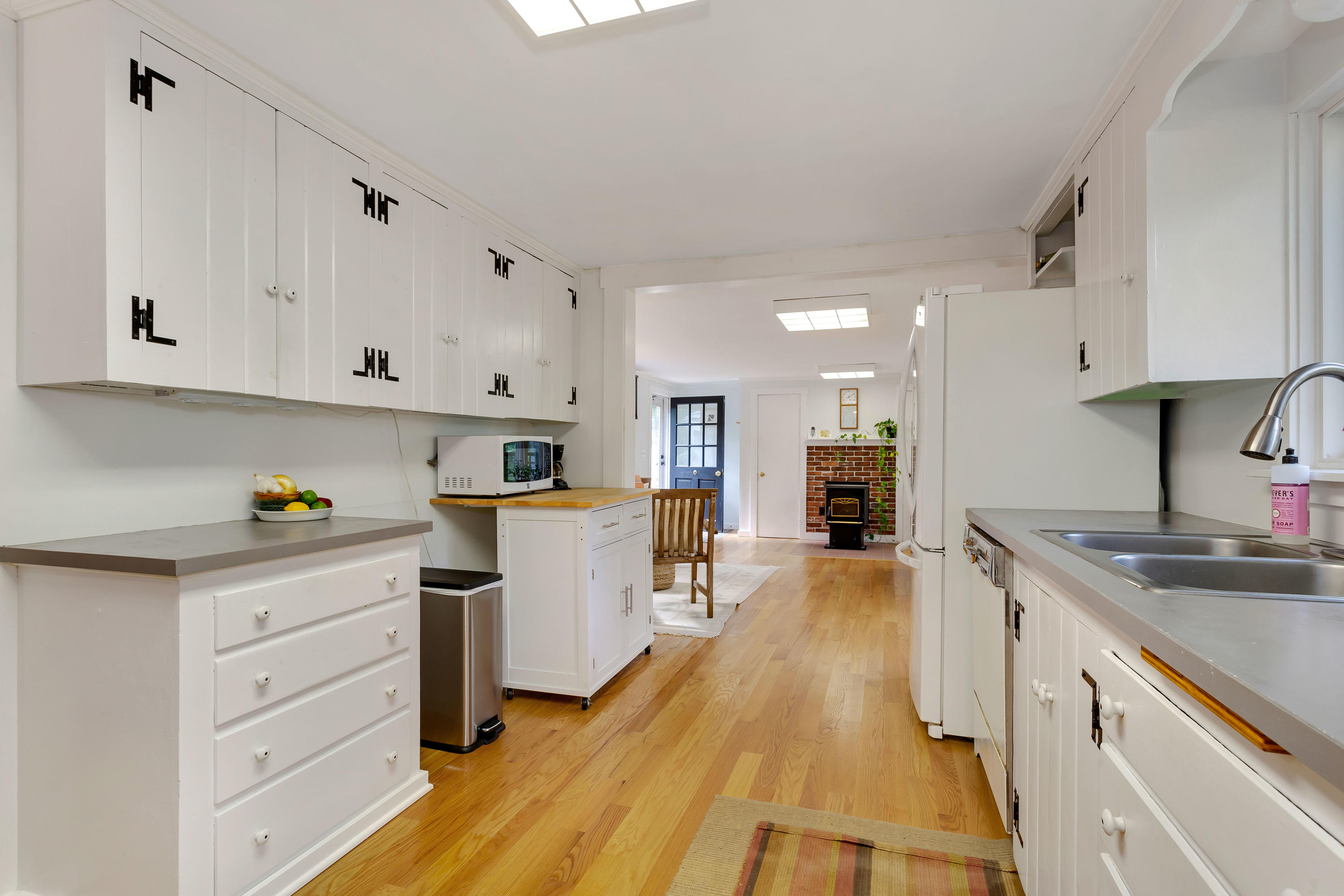 175 Meetinghouse Road Eastham, MA 02642 - Photo 8 of 34 175MeeLR-18