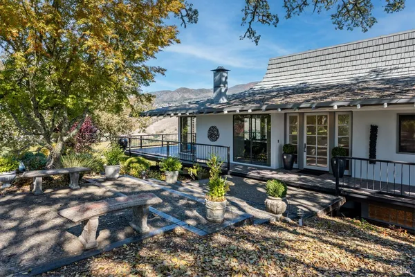 $1,800,000 | 241 Henry Station Road, Ukiah, CA 95482