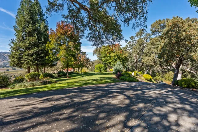 $1,950,000 | 241 Henry Station Road, Ukiah, CA 95482
