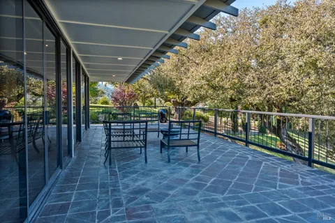 $1,950,000 | 241 Henry Station Road, Ukiah, CA 95482