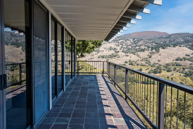 $1,950,000 | 241 Henry Station Road, Ukiah, CA 95482