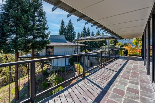 $1,950,000 | 241 Henry Station Road, Ukiah, CA 95482