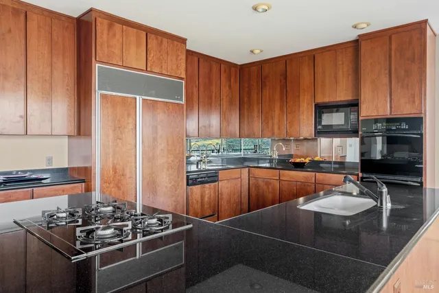 $1,950,000 | 241 Henry Station Road, Ukiah, CA 95482