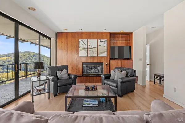 $1,800,000 | 241 Henry Station Road, Ukiah, CA 95482