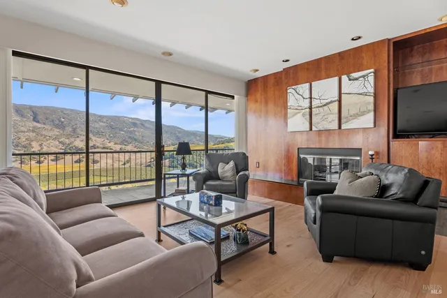 $1,950,000 | 241 Henry Station Road, Ukiah, CA 95482