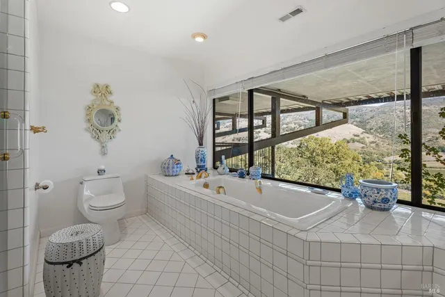 $1,950,000 | 241 Henry Station Road, Ukiah, CA 95482