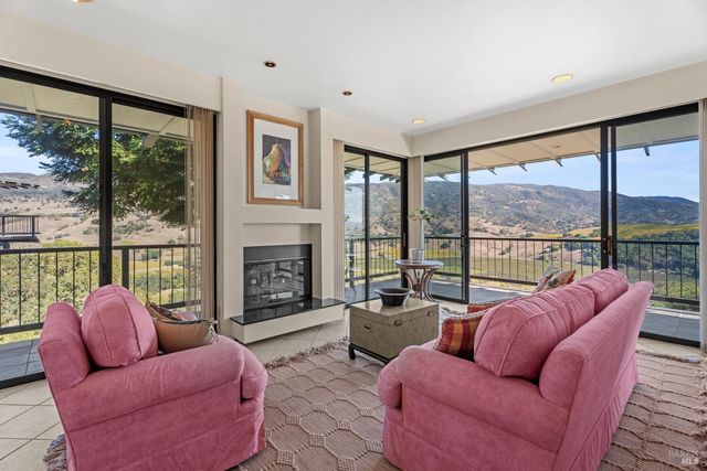 $1,950,000 | 241 Henry Station Road, Ukiah, CA 95482