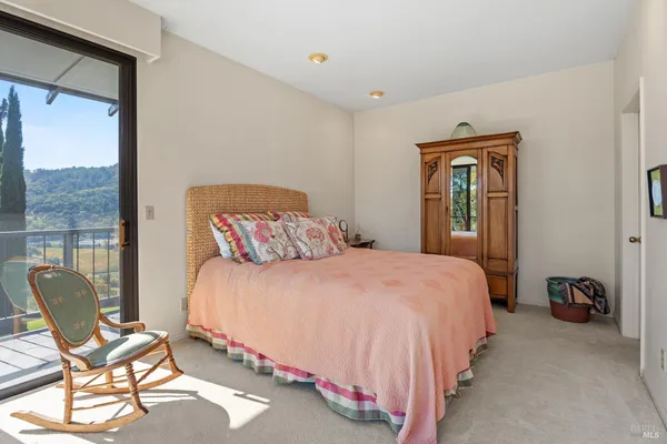$1,800,000 | 241 Henry Station Road, Ukiah, CA 95482