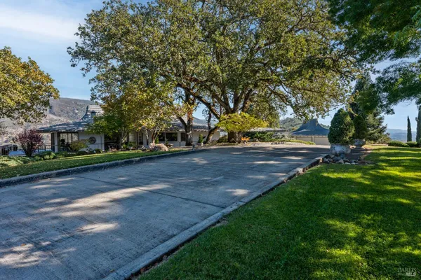$1,800,000 | 241 Henry Station Road, Ukiah, CA 95482