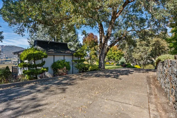 $1,800,000 | 241 Henry Station Road, Ukiah, CA 95482