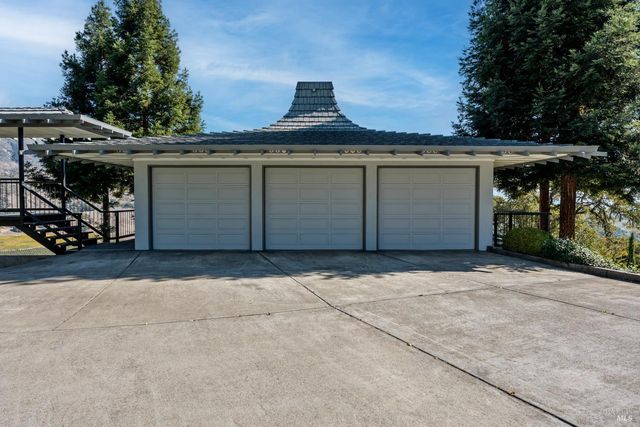 $1,950,000 | 241 Henry Station Road, Ukiah, CA 95482