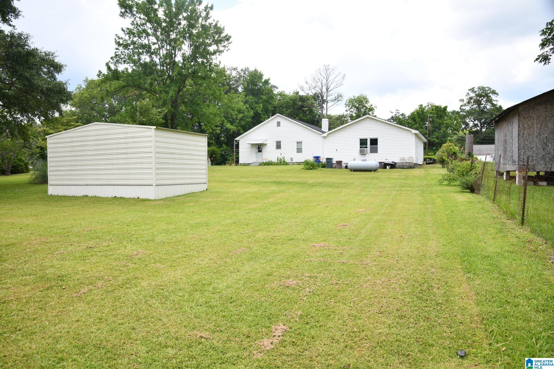 435 South Street Roanoke, AL 36274 - Photo 5 of 11
