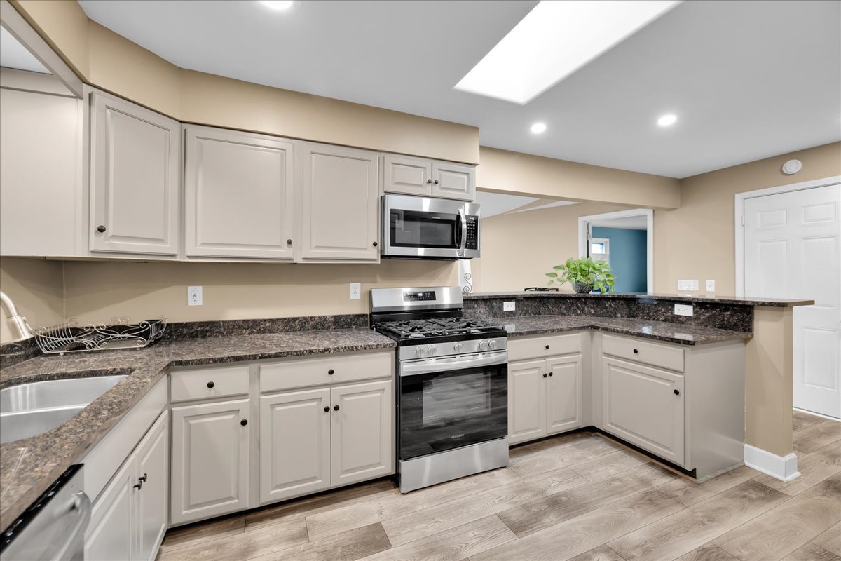 43 Hampton Road Montgomery, IL 60538 - Photo 8 of 35