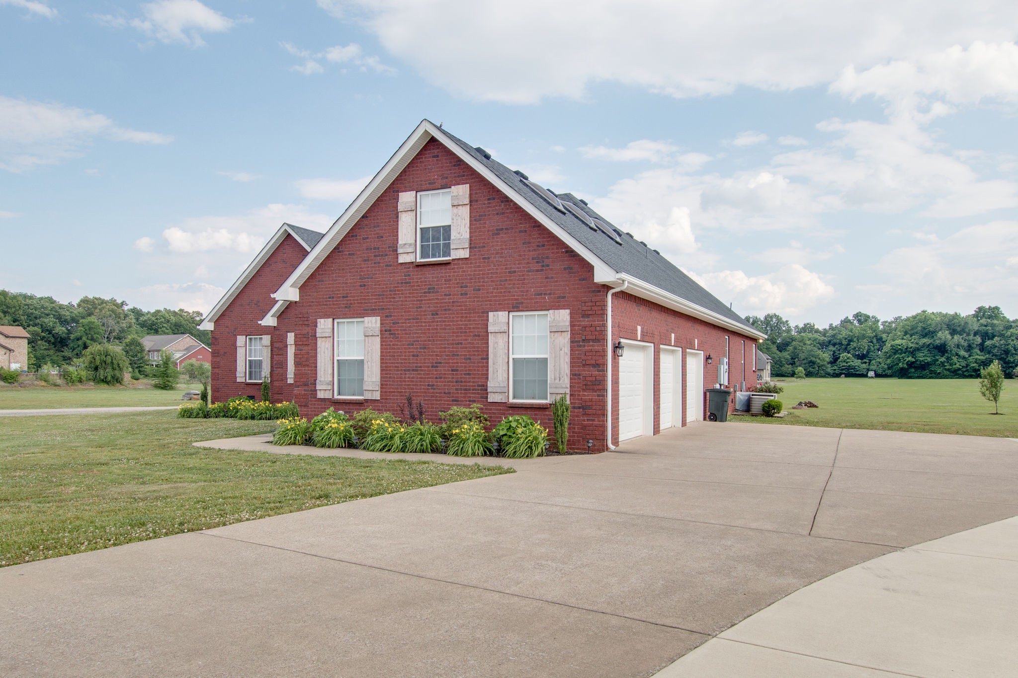 4575 Shores Road Murfreesboro, TN 37128 - Photo 2 of 29 Gallery Image 2