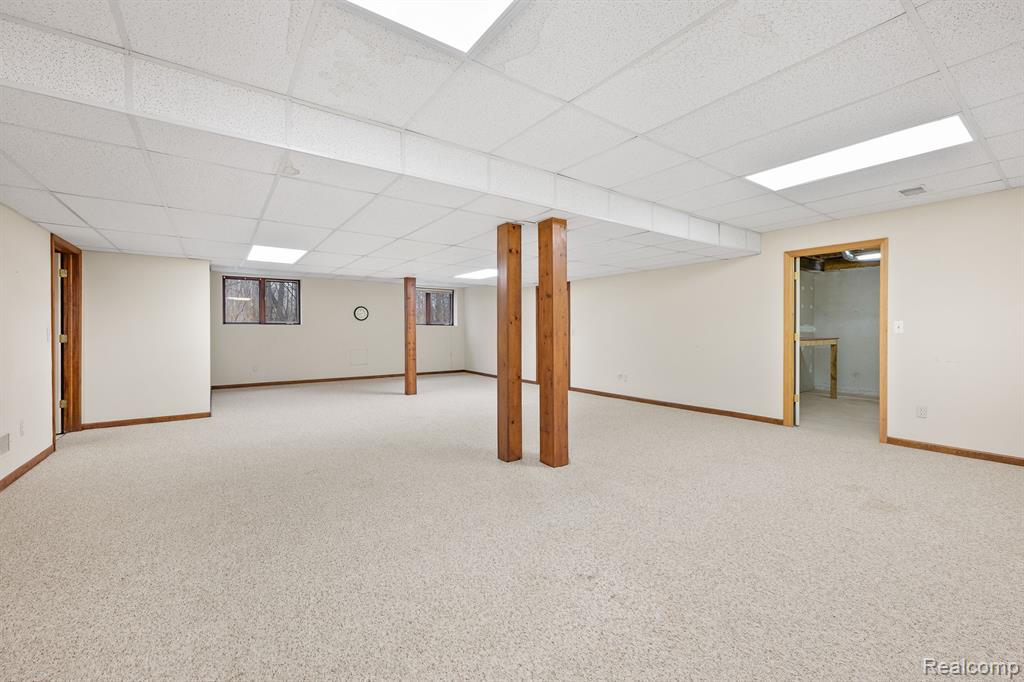 1384 Lakeview Drive Rochester Hills, MI 48306 - Photo 51 of 65
