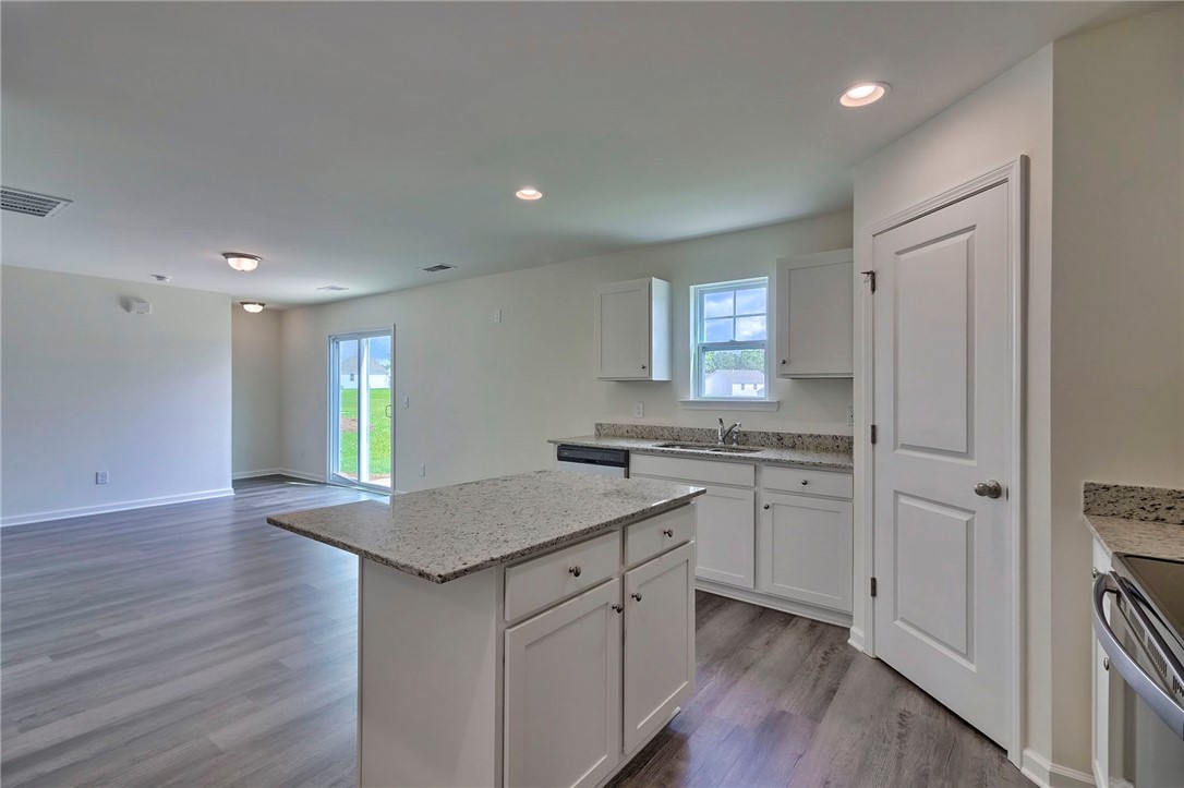 245 Wimbledon Way Murrells Inlet, SC 29576 - Photo 8 of 29 KITCHEN