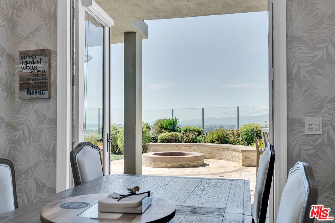 7599 West Coastal View Drive Los Angeles, CA 90045 - Photo 18 of 71