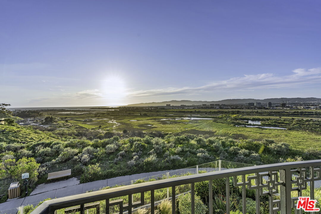 7599 West Coastal View Drive Los Angeles, CA 90045 - Photo 35 of 71