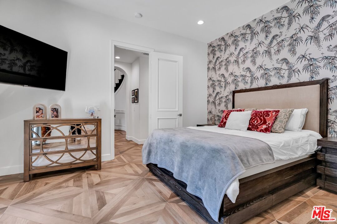 7599 West Coastal View Drive Los Angeles, CA 90045 - Photo 51 of 71