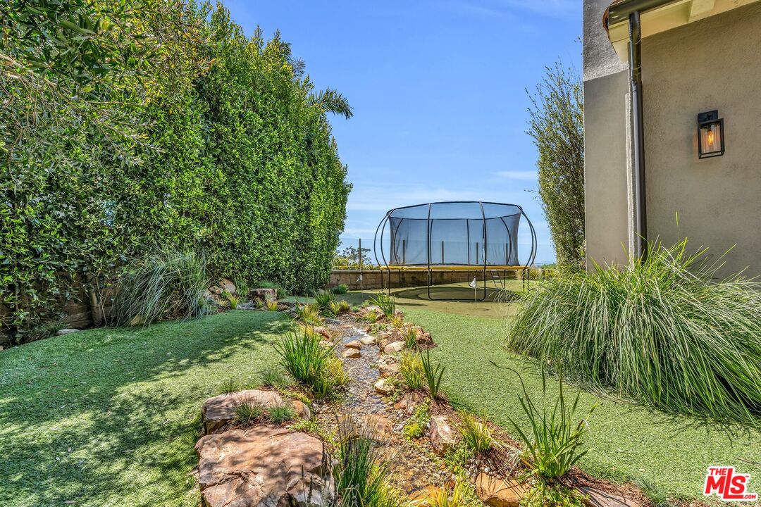 7599 West Coastal View Drive Los Angeles, CA 90045 - Photo 58 of 71