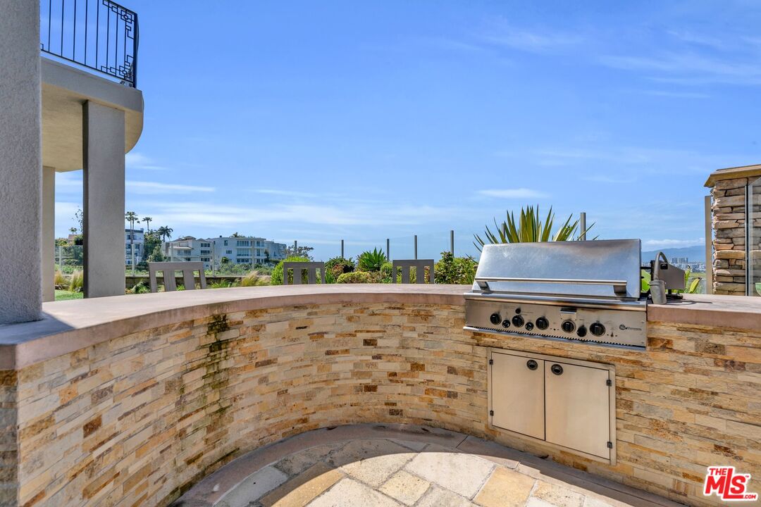 7599 West Coastal View Drive Los Angeles, CA 90045 - Photo 62 of 71