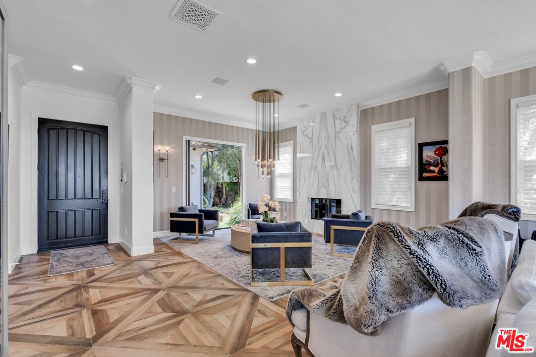 7599 West Coastal View Drive Los Angeles, CA 90045 - Photo 8 of 71